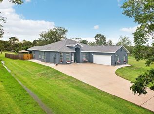 396 Mill Rd, Angleton, TX 77515