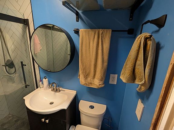 5th image of 3801 N Oleander Ave
