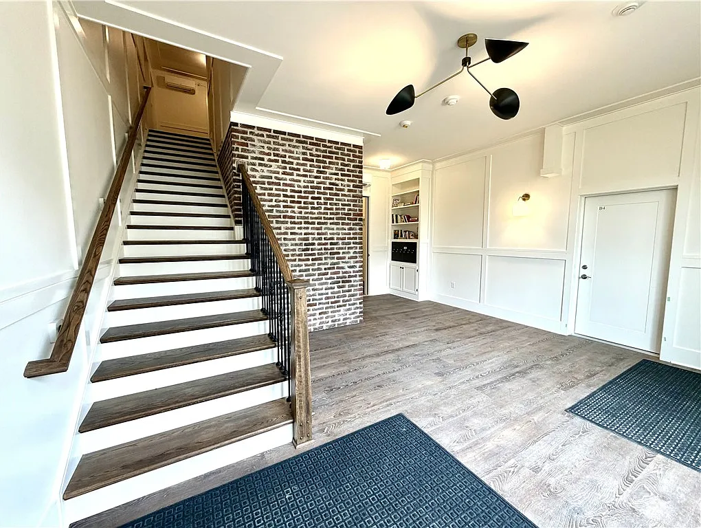 2 bed, 2.0 bath, 1597 sqft, $3,100 — Photo 1