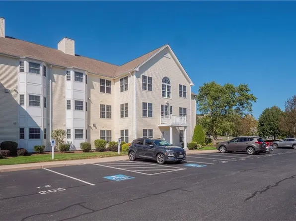 15 Saw Mill Dr #205, North Kingstown, RI 02852