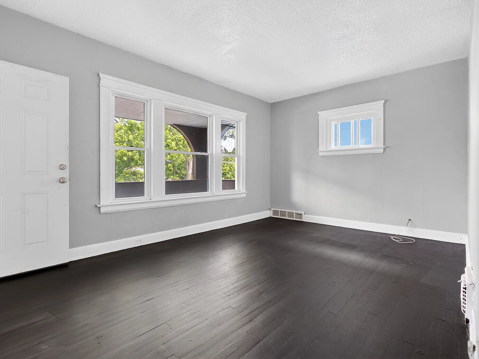 3 bed, 1250 sqft, $1,100 — Photo 4