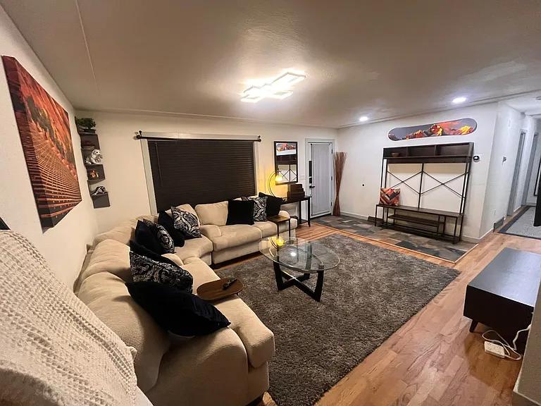 1071 S Holly St — Photo 6
