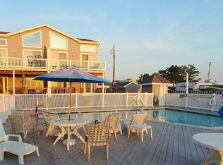 102 W Roosevelt Ave APT 6, Long Beach Township, NJ 08008