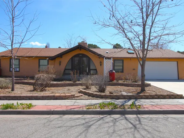 557 Todd Loop, White Rock, NM 87547