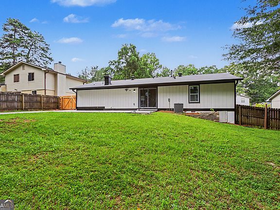 3rd image of 2535 Rhoanoke Dr