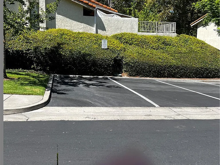 1012 Creekside Dr — Photo 3