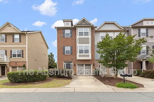 611 Carlton Commons Ln #1 Photo 1