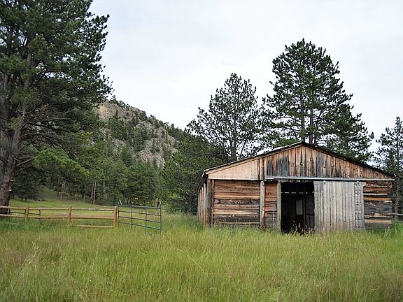 8 stall Horse Barn