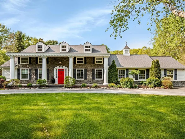 454 Whims Ln, Rochester, MI 48306