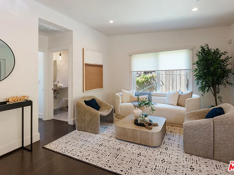 3850 Glenalbyn Dr — Photo 13