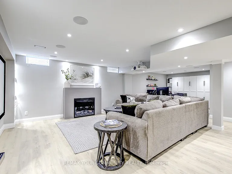 953 Barton Way — Photo 41