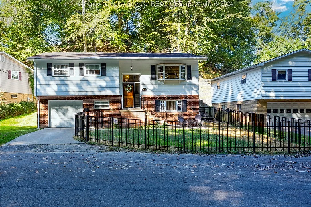 406 South St photo 1