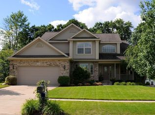 7374 Coneflower Ct, Grand Ledge, MI 48837