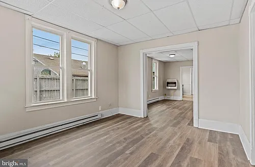 205 N Queen St Photo 1