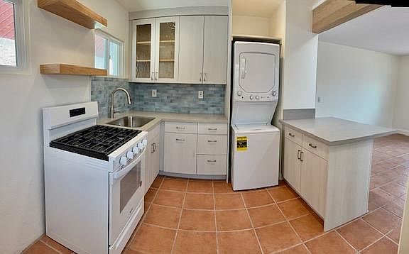4th image of 1584 Ebers St
