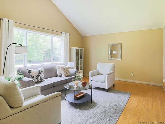 3rd image of 34 Maliseet Dr
