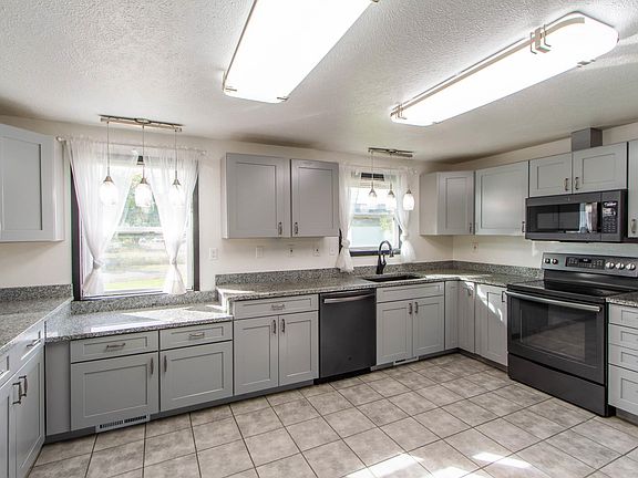 4th image of 25718 E Longfellow Ave
