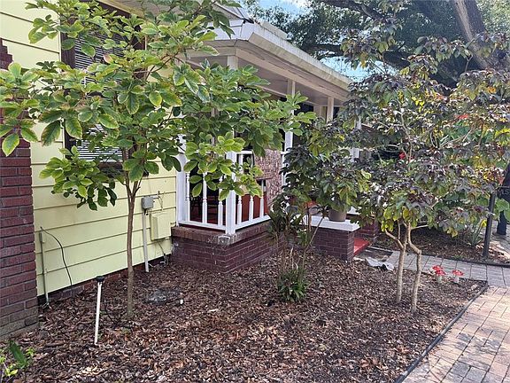 3rd image of 6408 N HIGHLAND AVENUE