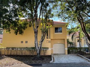 11285 Lakeview Dr #35, Pompano Beach, FL 33071