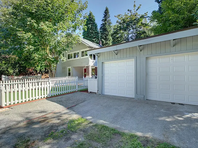 8602 Ravenna Ave NE — Photo 13