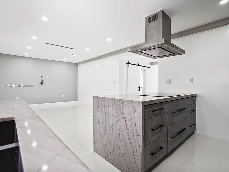 56 Whitethorn Dr — Photo 12