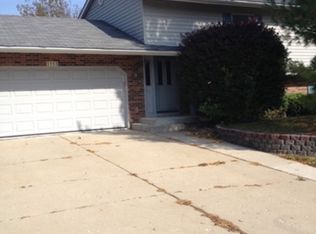 4908 W Dartmoor Dr, McHenry, IL 60050