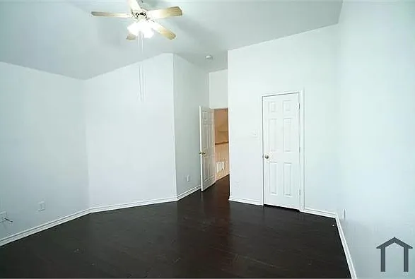 311 Fort Edward Dr — Photo 13