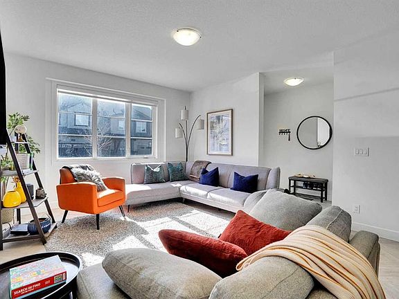 4th image of 123 S Carringham Rd NW