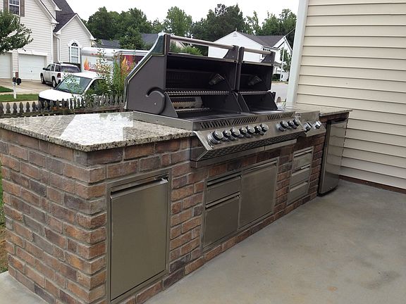 Outdoor Kitchen