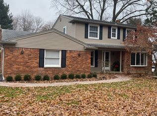 2571 Wendover Rd, Bloomfield Hills, MI 48302