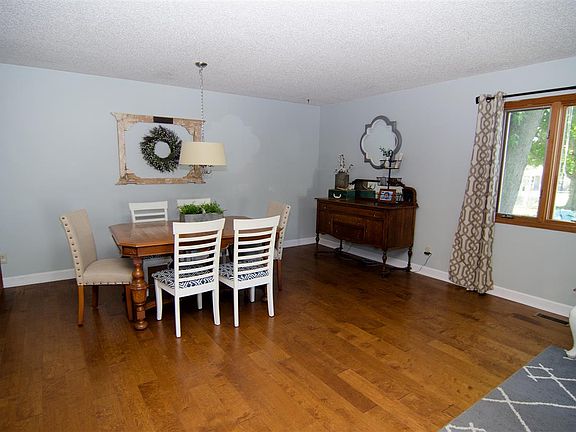 5th image of 208 William St