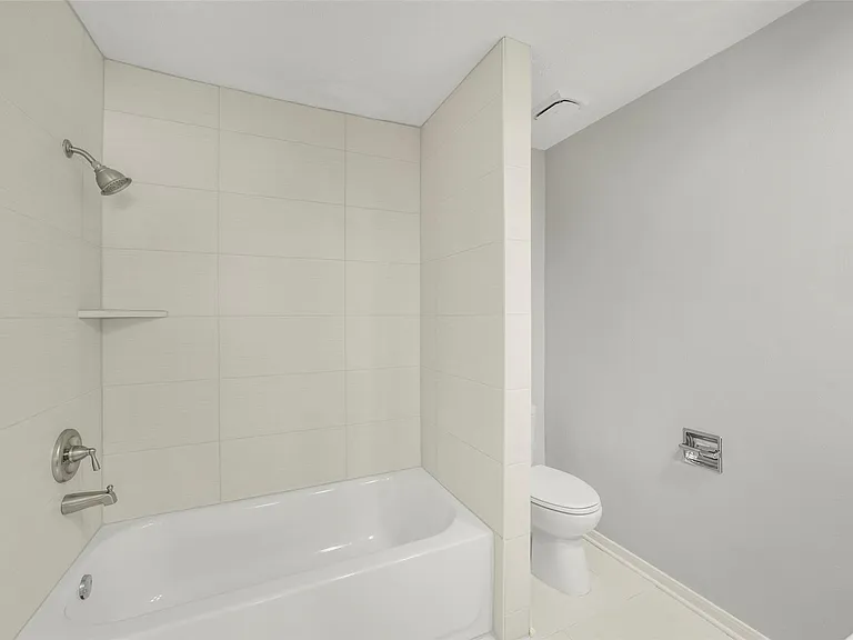 21323 Park Bluff Dr — Photo 40