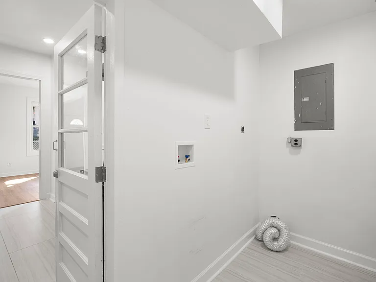 138 Maryland Park Dr — Photo 23