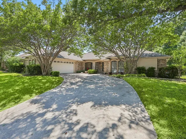 4641 Hillside Dr, North Richland Hills, TX 76180