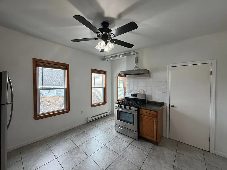 26 Abbott St — Photo 3