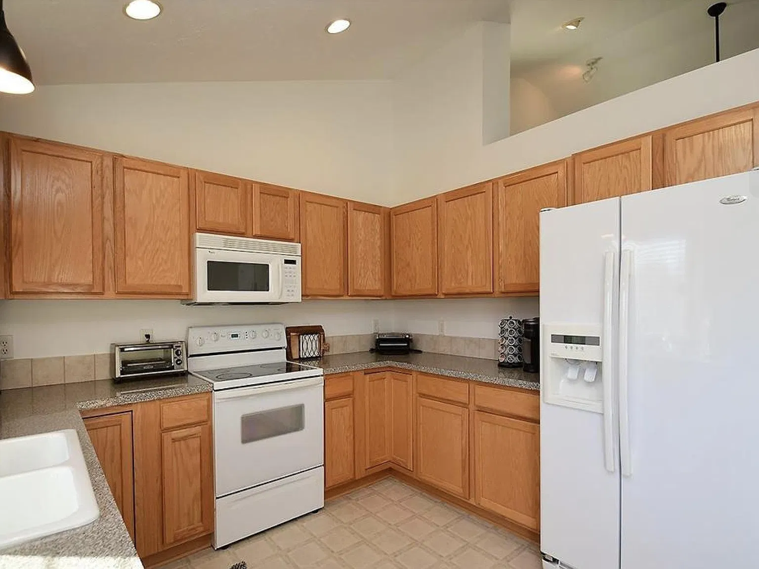 3 bed, 1736 sqft, $2,095 — Photo 4