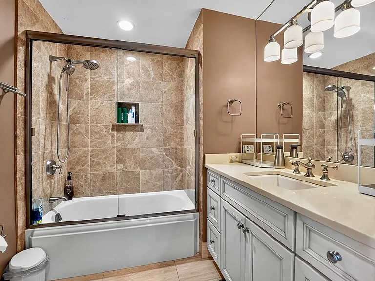 10 E Lee St #2305 — Photo 26