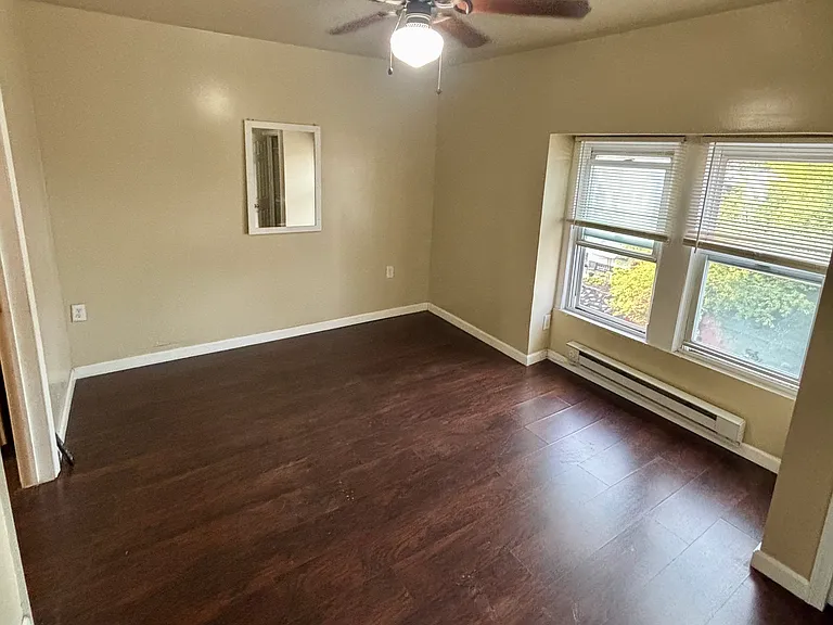 1520 W Champlost St #3F — Photo 4