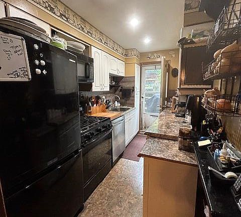 4th image of 11 Fiedler Ave