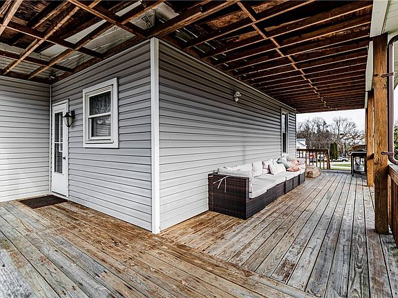 3rd image of 1281 Sumac St