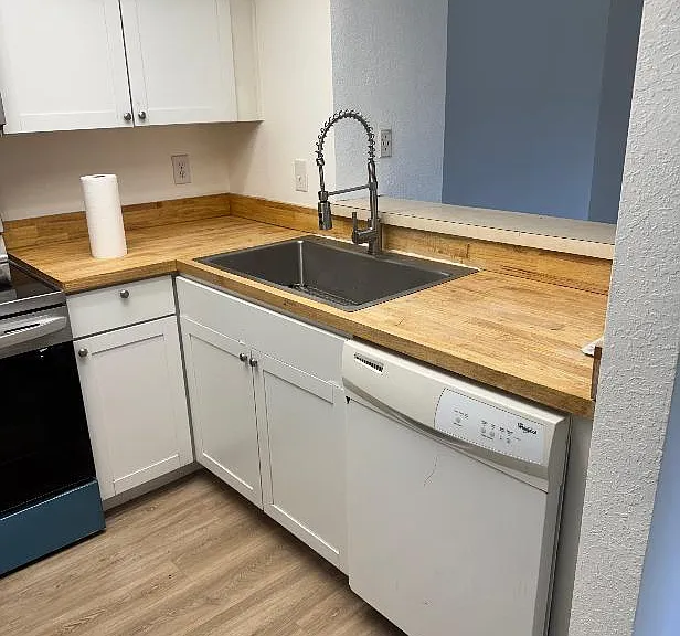1531 SE Royal Green Cir #106 — Photo 4