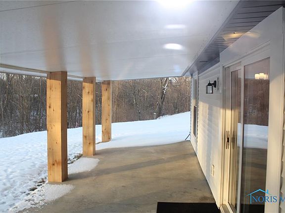 3rd image of 2198 Hawthorne Dr