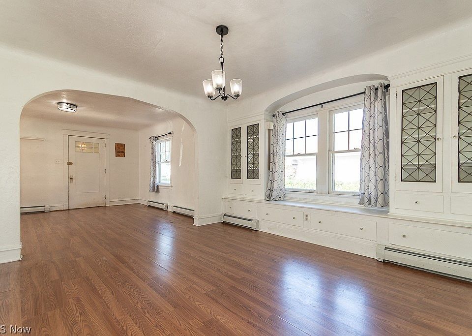 10th image of 1175 E 332nd St