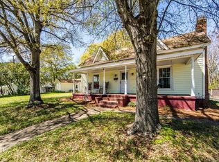 353 N Main St, Mount Holly, NC 28120