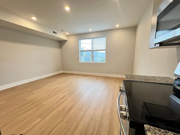 1132 N 41st St — Photo 14