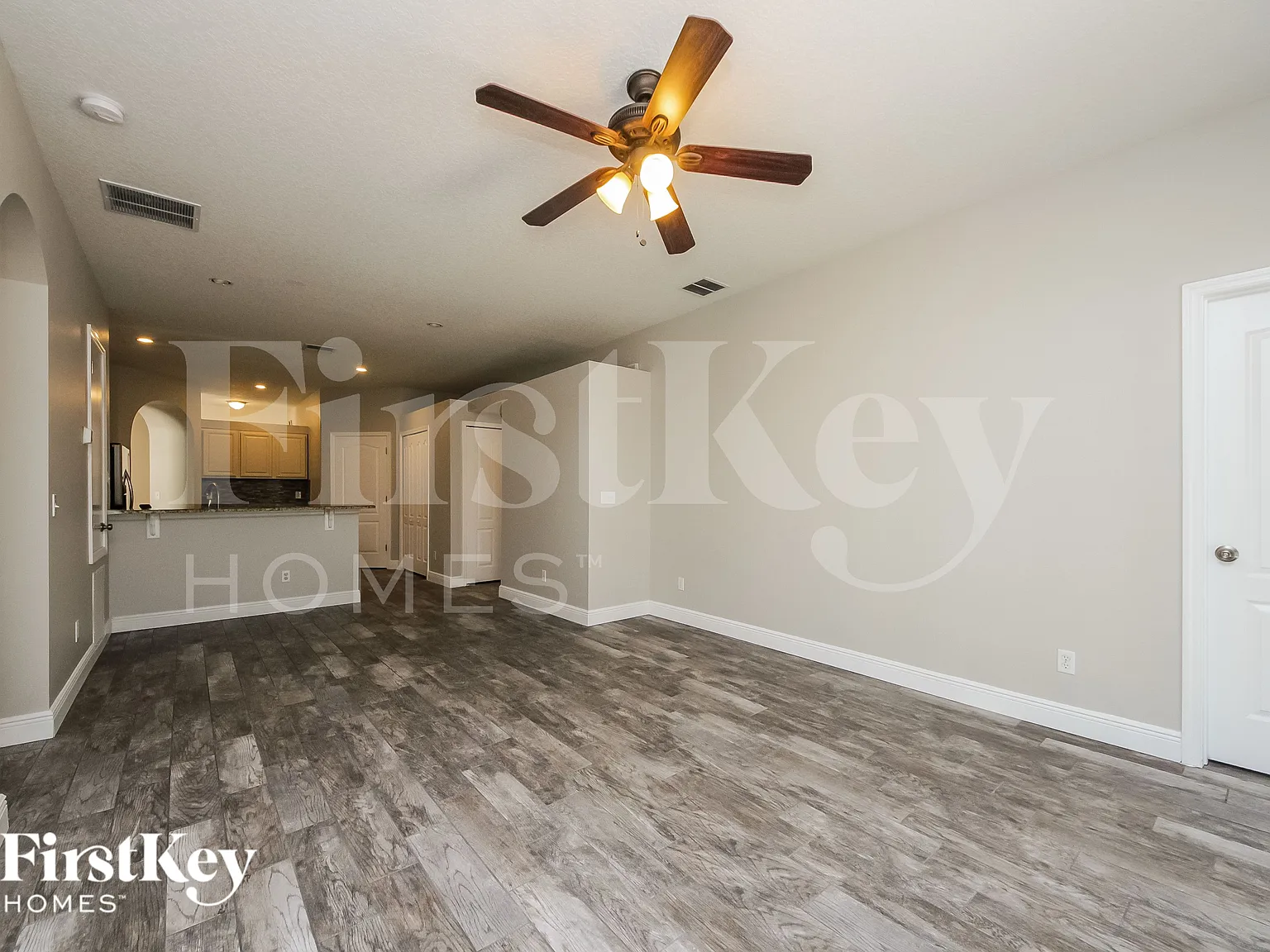 4 bed, 2.0 bath, 1685 sqft, $3,330 — Photo 4