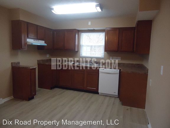 5th image of 81 Columbus Dr S