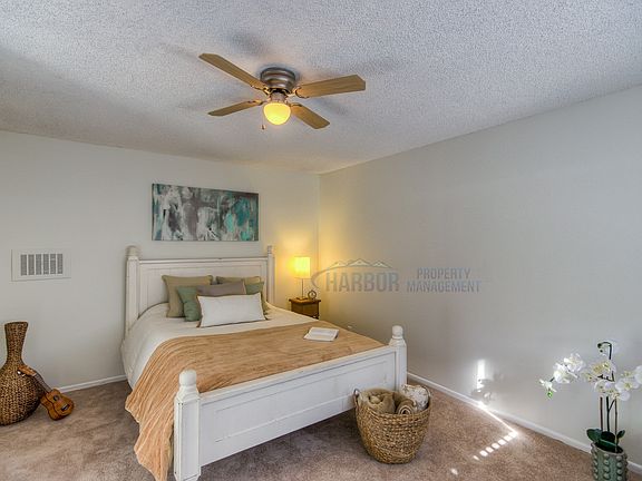 3rd image of 16111 Prairie Ave APT 105