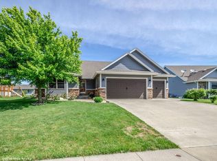 15215 Prairie Ave, Urbandale, IA 50323