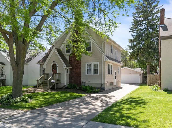 889 Dousman St, Green Bay, WI 54303